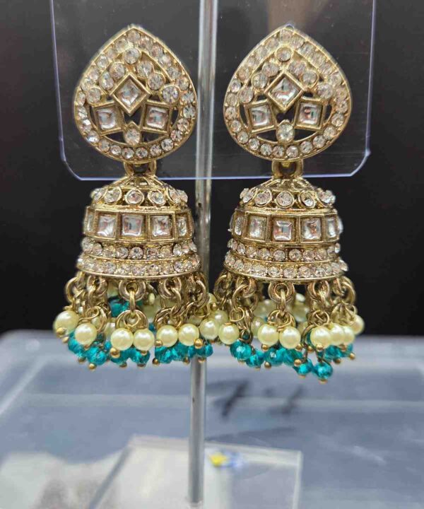 Light Weight Kundan And Pearl work Earrings