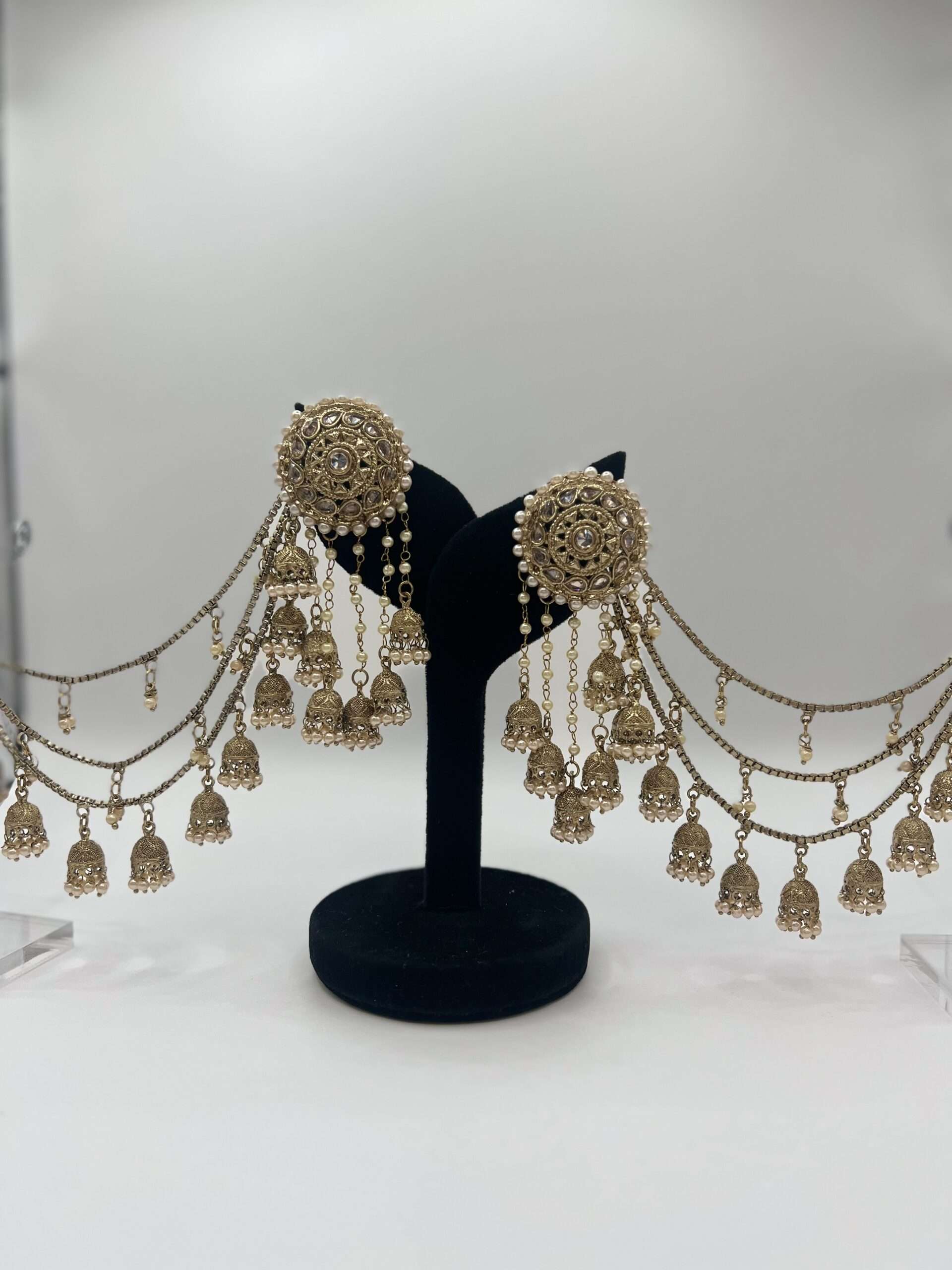 White And Golden Colour Alloy Sparkling Earring