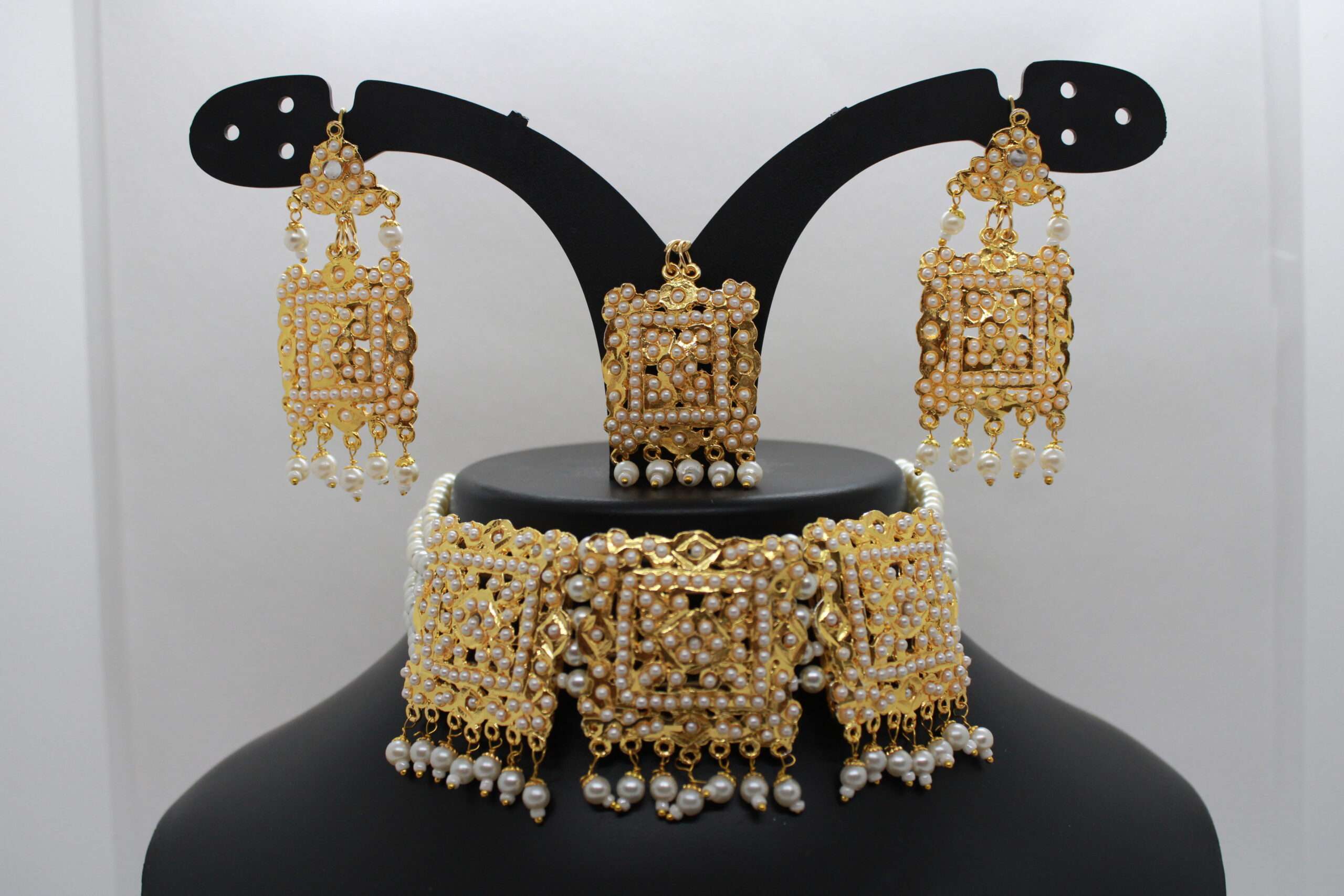 Beautiful Jadau Choker Sets