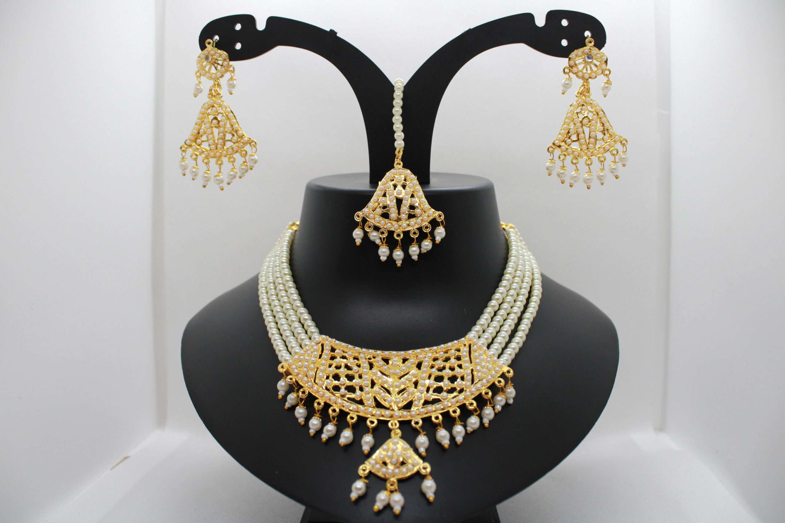 GOLD PLATED PEARL CHOKER SET