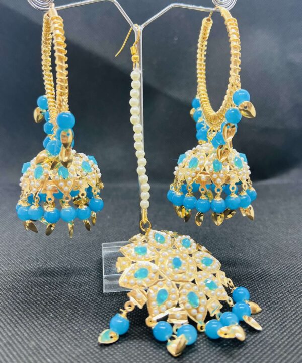 Kundan Delicate Tikka and Earrnings
