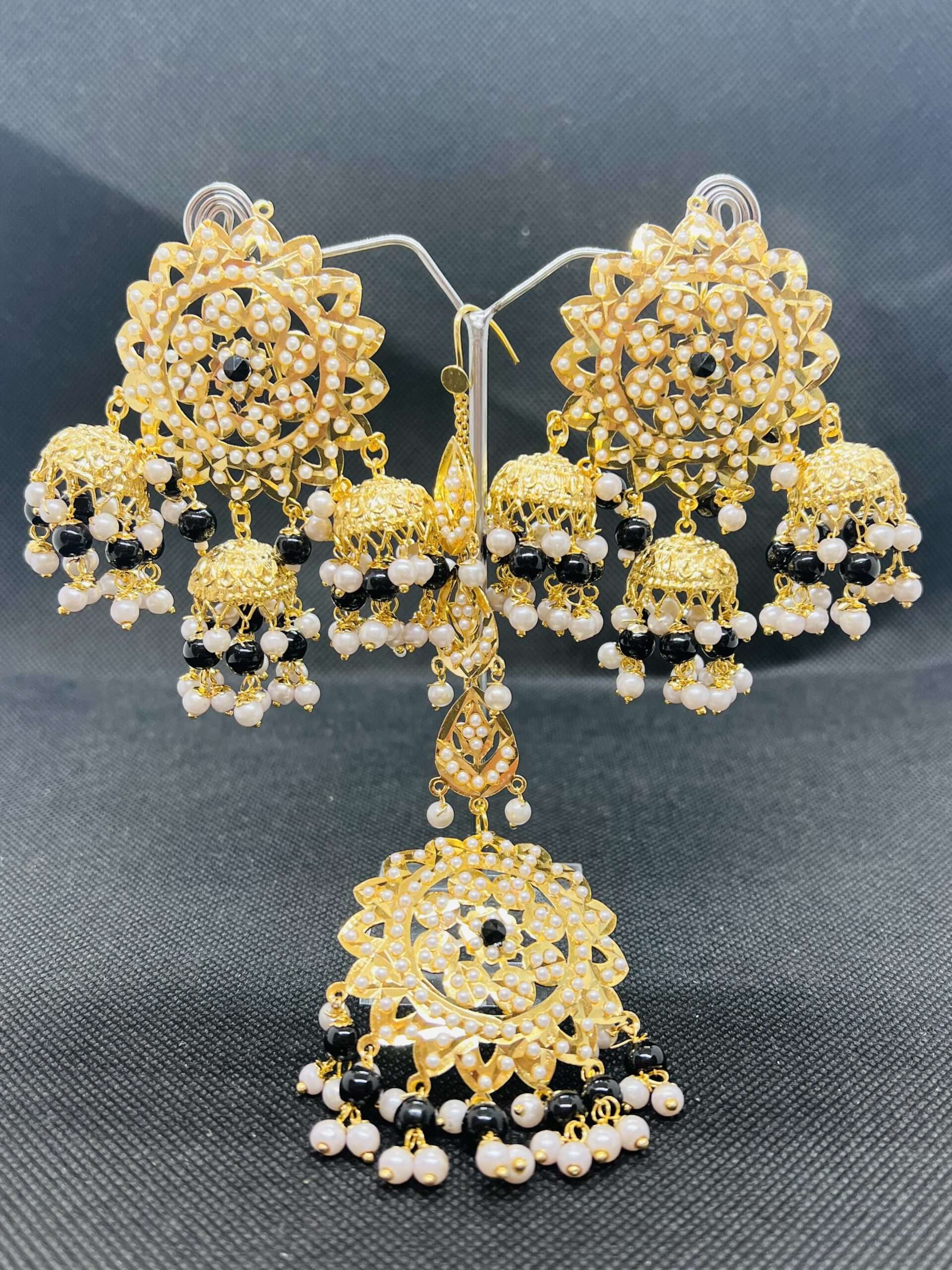 Kundan Embellished Jhumki Earrings
