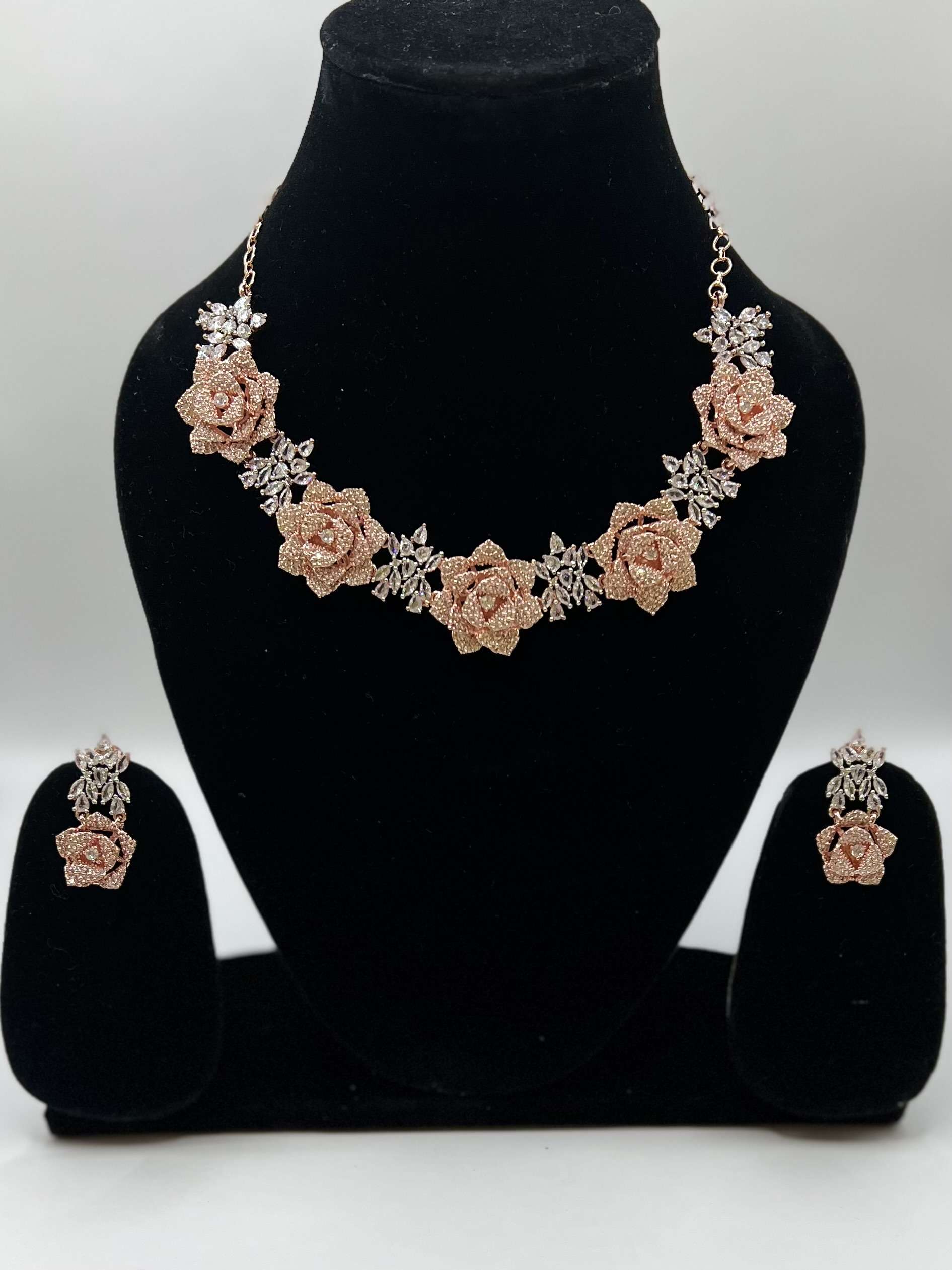 Rose gold flower diamond necklace Set