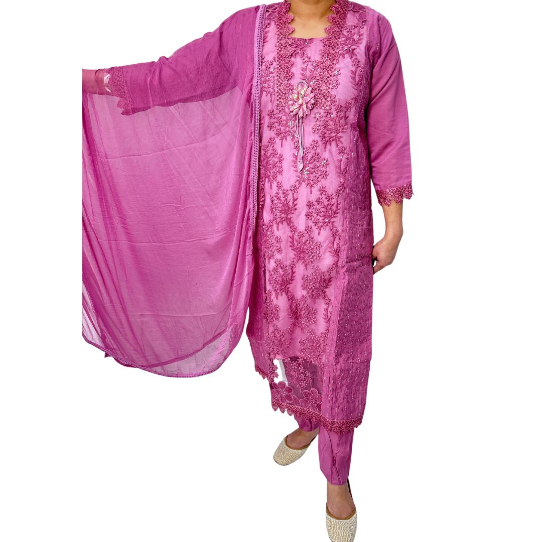 BEAUTIFUL PINK COLOR 3 PIECE KURTI SET COMES WITH FRONT EMBROIDERY AND LACE WORK WITH MATCHING PANT AND DUPATTA FOUR SIDE LACE WORK.